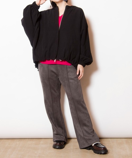 OSMOSIS(オズモーシス)の「セミフレアーバックスリットパンツ(その他パンツ・レディース・ブラック/グレイッシュベージュ/チャコール/バーガンディー/ブラウン・ONE SIZE)」の20枚目の写真