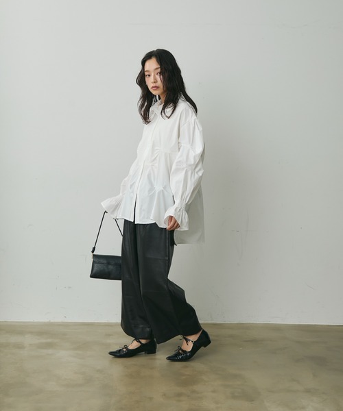 Lunea(ルネア)の「レザーコクーンワイドパンツ(その他パンツ・レディース・ブラウン/ブラック・M/L)」の8枚目の写真