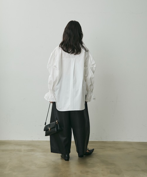 Lunea(ルネア)の「レザーコクーンワイドパンツ(その他パンツ・レディース・ブラウン/ブラック・M/L)」の11枚目の写真