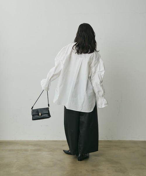 Lunea(ルネア)の「レザーコクーンワイドパンツ(その他パンツ・レディース・ブラウン/ブラック・M/L)」の3枚目の写真