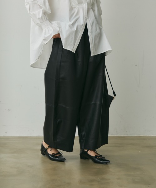 Lunea(ルネア)の「レザーコクーンワイドパンツ(その他パンツ・レディース・ブラウン/ブラック・M/L)」の19枚目の写真