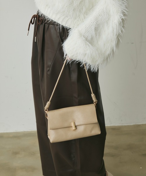 Lunea(ルネア)の「レザーコクーンワイドパンツ(その他パンツ・レディース・ブラウン/ブラック・M/L)」の14枚目の写真