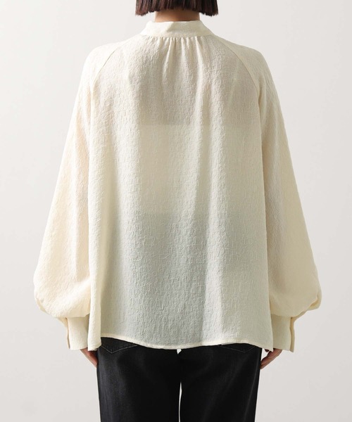 Gready Brilliant（グレディブリリアン）の「ＬＵシアー花ジャガードタイブラウス（シャツ/ブラウス・レディース・アイボリー/ブラック・38）」の12枚目の写真