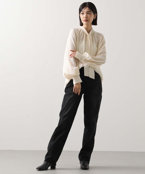 Gready Brilliant（グレディブリリアン）の「ＬＵシアー花ジャガードタイブラウス（シャツ/ブラウス・レディース・アイボリー/ブラック・38）」の6枚目の写真