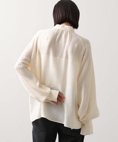 Gready Brilliant（グレディブリリアン）の「ＬＵシアー花ジャガードタイブラウス（シャツ/ブラウス・レディース・アイボリー/ブラック・38）」の9枚目の写真