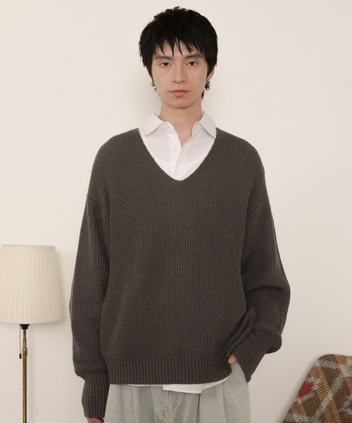 LUCY/ Elbow patch V-neck pullover