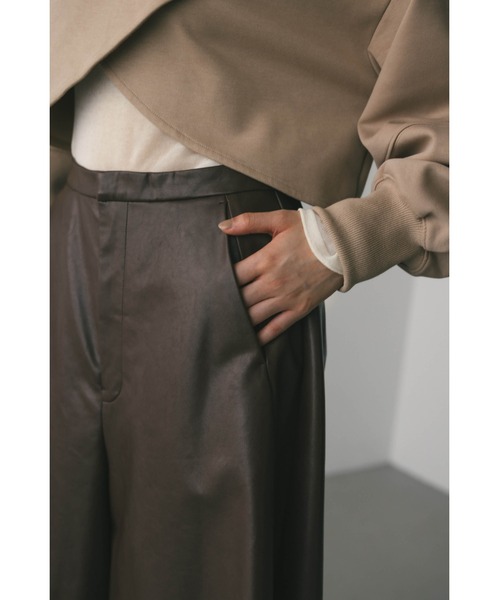 STYLEMIXER(スタイルミキサー)の「フェイクレザーハーフパンツ(その他パンツ・レディース・ブラウン/ブラック・SMALL/MEDIUM)」の15枚目の写真