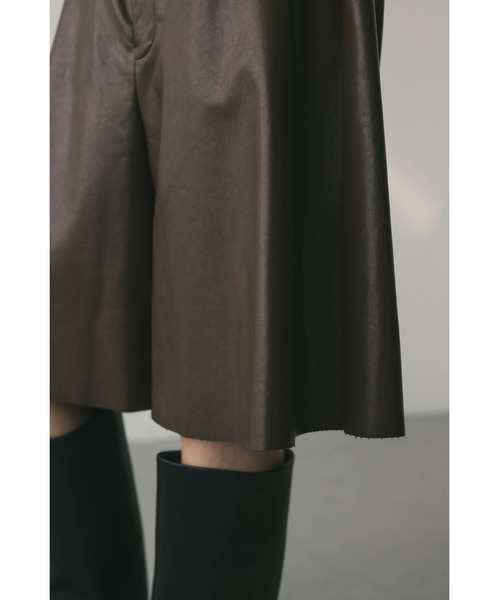 STYLEMIXER(スタイルミキサー)の「フェイクレザーハーフパンツ(その他パンツ・レディース・ブラウン/ブラック・SMALL/MEDIUM)」の16枚目の写真