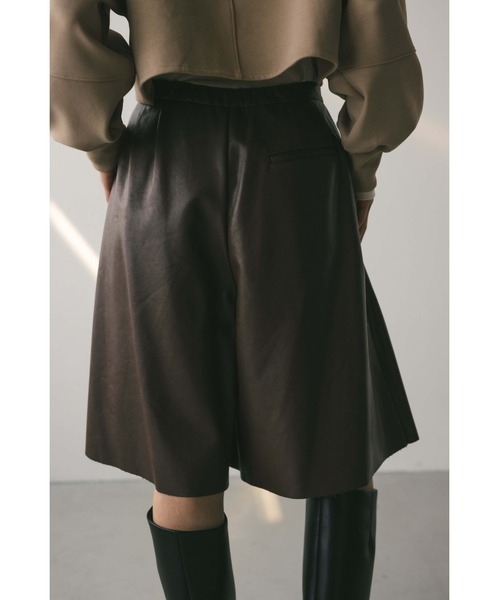 STYLEMIXER(スタイルミキサー)の「フェイクレザーハーフパンツ(その他パンツ・レディース・ブラウン/ブラック・SMALL/MEDIUM)」の17枚目の写真