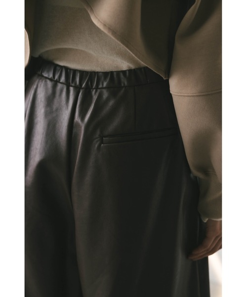 STYLEMIXER(スタイルミキサー)の「フェイクレザーハーフパンツ(その他パンツ・レディース・ブラウン/ブラック・SMALL/MEDIUM)」の18枚目の写真