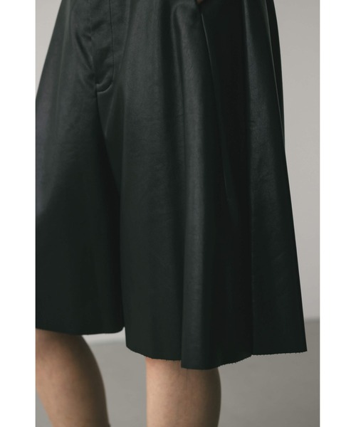 STYLEMIXER(スタイルミキサー)の「フェイクレザーハーフパンツ(その他パンツ・レディース・ブラウン/ブラック・SMALL/MEDIUM)」の8枚目の写真