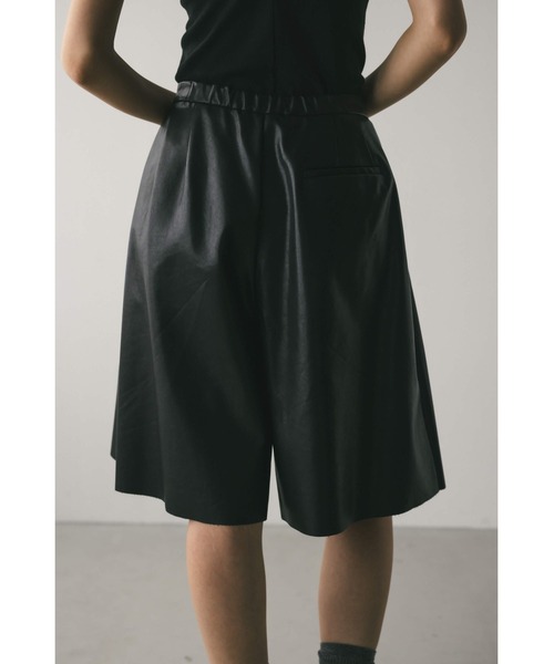 STYLEMIXER(スタイルミキサー)の「フェイクレザーハーフパンツ(その他パンツ・レディース・ブラウン/ブラック・SMALL/MEDIUM)」の10枚目の写真