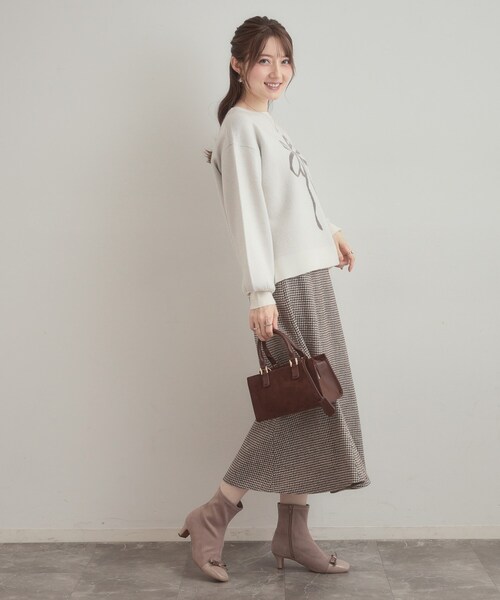 couture brooch（クチュールブローチ）の「【可愛く着映える・華やか】リボンジャカード ニットトップス（ニット/セーター・レディース・グレー/ブラック系/ホワイト系3・38/42）」の8枚目の写真