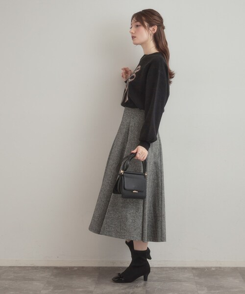 couture brooch（クチュールブローチ）の「【可愛く着映える・華やか】リボンジャカード ニットトップス（ニット/セーター・レディース・グレー/ブラック系/ホワイト系3・38/42）」の19枚目の写真