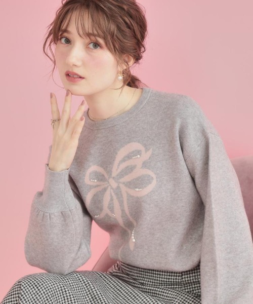 couture brooch（クチュールブローチ）の「【可愛く着映える・華やか】リボンジャカード ニットトップス（ニット/セーター・レディース・グレー/ブラック系/ホワイト系3・38/42）」の3枚目の写真