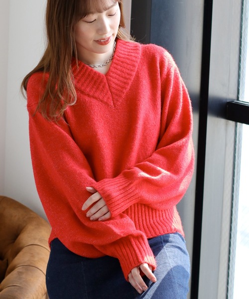 cepo(セポ)の「ウール混Vネックソデボリュームニットプルオーバー(ニット/セーター・レディース・オフホワイト/カーキ/レッド/チャコール・M)」の4枚目の写真