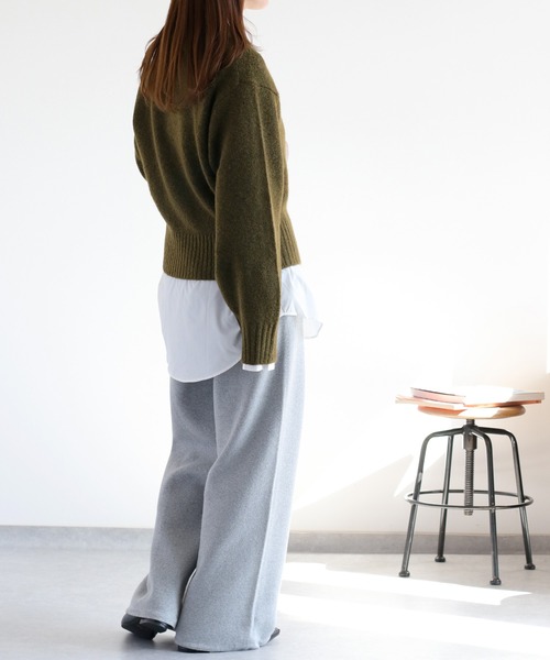 cepo(セポ)の「ウール混Vネックソデボリュームニットプルオーバー(ニット/セーター・レディース・オフホワイト/カーキ/レッド/チャコール・M)」の21枚目の写真