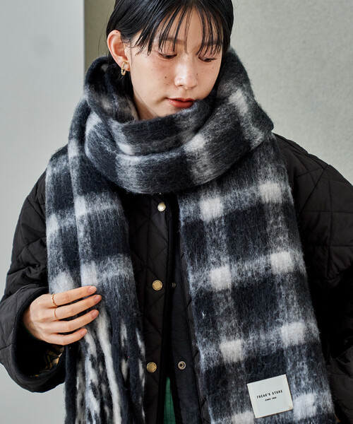 FREAK'S STORE(フリークスストア)の「カシミヤ入り チェックボリュームマフラー(マフラー・レディース・ブラック/ネイビー/ベージュ・ONE SIZE)」の1枚目の写真