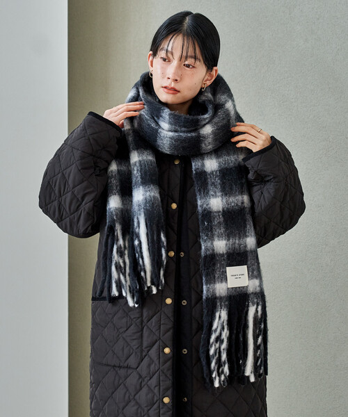 FREAK'S STORE(フリークスストア)の「カシミヤ入り チェックボリュームマフラー(マフラー・レディース・ブラック/ネイビー/ベージュ・ONE SIZE)」の5枚目の写真