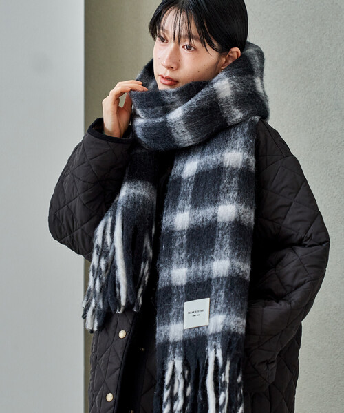 FREAK'S STORE(フリークスストア)の「カシミヤ入り チェックボリュームマフラー(マフラー・レディース・ブラック/ネイビー/ベージュ・ONE SIZE)」の6枚目の写真