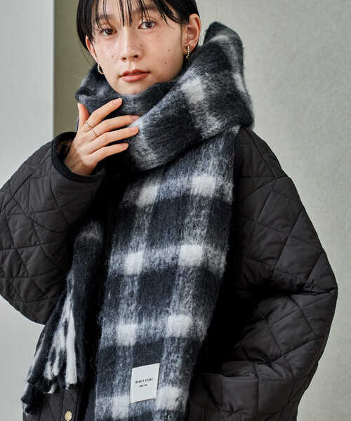 FREAK'S STORE(フリークスストア)の「カシミヤ入り チェックボリュームマフラー(マフラー・レディース・ブラック/ネイビー/ベージュ・ONE SIZE)」の9枚目の写真