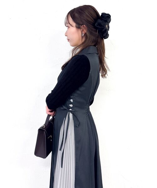 dazzlin（ダズリン）の「サイドプリーツテーラーワンピース（ワンピース・レディース・アイボリー/チャコールグレー/ブラウン/オフホワイト/グレー/その他1・SMALL/MEDIUM）」の14枚目の写真