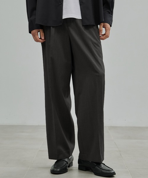 UNITED TOKYO（ユナイテッドトウキョウ）の「LORO PIANA FABRIC イージーパンツ（その他パンツ・メンズ・ダークグレー/ダークネイビー/グレイッシュベージュ・1/2）」の2枚目の写真