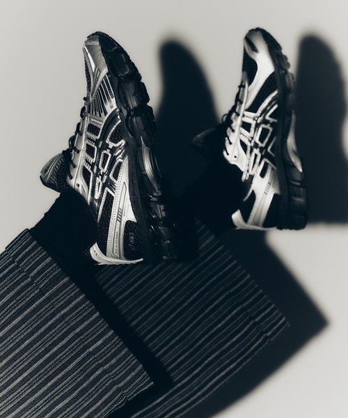 ASICS(アシックス)の「GEL-KAYANO 12.1 1203A759.001(スニーカー・メンズ・ブラック・26.0cm/26.5cm/27.0cm/27.5cm/28.0cm/23.0cm/25.0cm/23.5cm/24.0cm/24.5cm/22.5cm/28.5cm)」の2枚目の写真