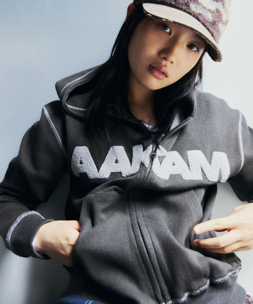 AAKAM(アーカム)の「Boucle Logo Zip-Up Hoodie (Khaki)(パーカー・レディース・その他・2/1)」の3枚目の写真