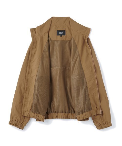 MUSINSA STANDARD（ムシンサスタンダード）の「オーバーサイズハイネックウィンドブレーカージャケット[ライトブラウン]（ナイロンジャケット・メンズ・その他・MEDIUM/LARGE/X-LARGE/XX-LARGE）」の7枚目の写真