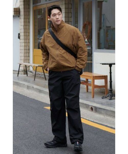 MUSINSA STANDARD（ムシンサスタンダード）の「オーバーサイズハイネックウィンドブレーカージャケット[ライトブラウン]（ナイロンジャケット・メンズ・その他・MEDIUM/LARGE/X-LARGE/XX-LARGE）」の10枚目の写真