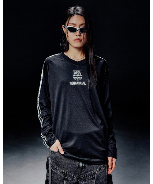 NOMANUAL(NOMANUAL)の「CRACKED LINE LONG SLEEVE UNIFORM - BLACK(Tシャツ/カットソー・レディース・その他・SMALL/MEDIUM/LARGE)」の3枚目の写真