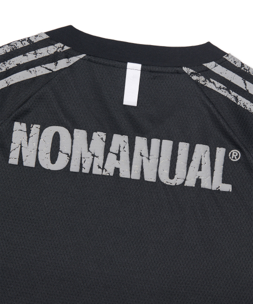 NOMANUAL(NOMANUAL)の「CRACKED LINE LONG SLEEVE UNIFORM - BLACK(Tシャツ/カットソー・レディース・その他・SMALL/MEDIUM/LARGE)」の9枚目の写真