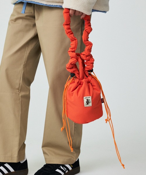 COBMASTER(コブマスター)の「【COBMASTER/コブマスター】PADDED-MUFFIN DRAWSTRING SHOULDERBAG/ショルダーバッグ(トートバッグ・レディース・オレンジ/ブルー/グレー/ブラック・フリー)」の4枚目の写真