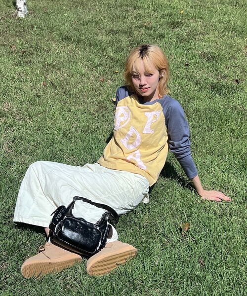 PRENDA(プレンダ)の「PRDA BIG PATCH RAGLAN LONG SLEEVE MUSTARD(Tシャツ/カットソー・レディース・その他・FREE)」の3枚目の写真