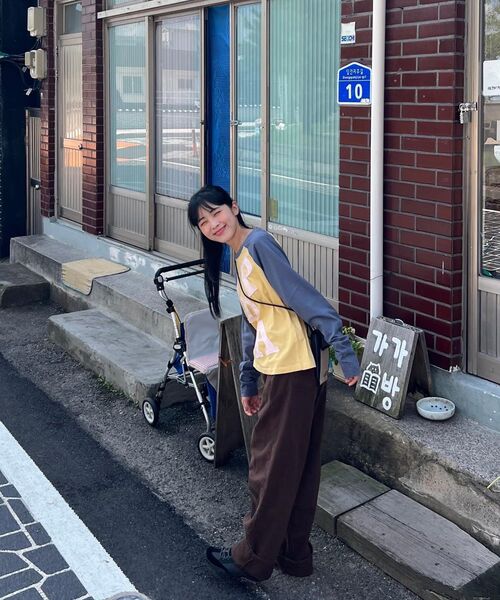 PRENDA(プレンダ)の「PRDA BIG PATCH RAGLAN LONG SLEEVE MUSTARD(Tシャツ/カットソー・レディース・その他・FREE)」の4枚目の写真