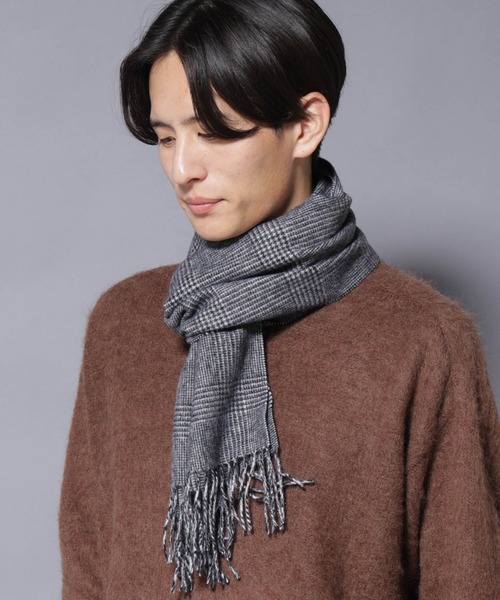 NANO universe（ナノユニバース）の「ソフトカシミヤブレンドチェックマフラー（マフラー・メンズ・グレー/グリーン/イエロー・FREE）」の4枚目の写真