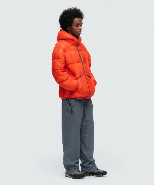 WILD THINGS（ワイルドシングス）の「WILD THINGS BIVOUAC LOFT JACKET（ワイルドシングス ビバーク ロフトジャケット）（ダウンジャケット/コート・メンズ・ブラック/レッド系・X-SMALL/SMALL/MEDIUM/LARGE/X-LARGE）」の10枚目の写真