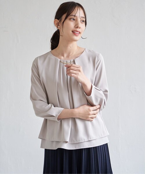ikka（イッカ）の「チャームデザインブラウス（シャツ/ブラウス・レディース・グレイッシュベージュ/オフホワイト/その他1・M/L/S）」の2枚目の写真