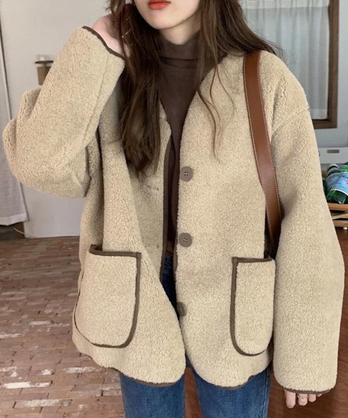 Flugge(フラッジー)の「ノーカラーボアジャケット(その他アウター・レディース・ベージュ/ブラック/アイボリー・LARGE/MEDIUM)」の1枚目の写真
