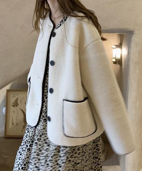 Flugge(フラッジー)の「ノーカラーボアジャケット(その他アウター・レディース・ベージュ/ブラック/アイボリー・LARGE/MEDIUM)」の2枚目の写真