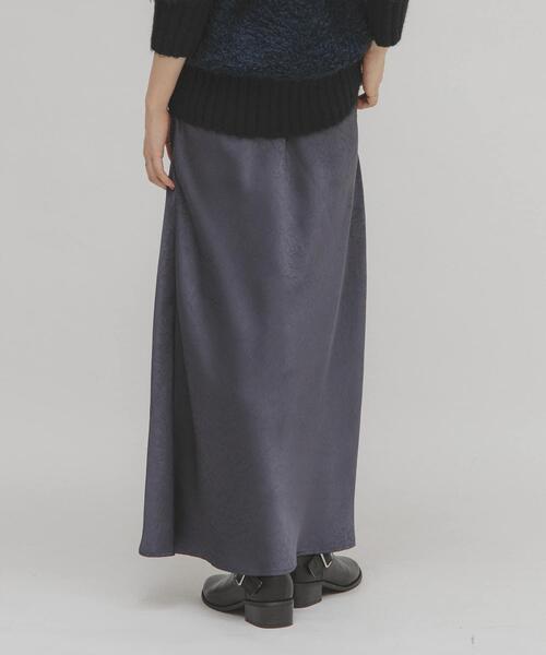 KBF（ケイビーエフ）の「クラッシュサテンナロースカート（スカート・レディース・ベージュ/チャコールグレー/ブラック・ONE）」の21枚目の写真