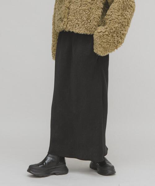 KBF（ケイビーエフ）の「クラッシュサテンナロースカート（スカート・レディース・ベージュ/チャコールグレー/ブラック・ONE）」の8枚目の写真