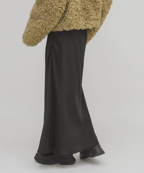 KBF（ケイビーエフ）の「クラッシュサテンナロースカート（スカート・レディース・ベージュ/チャコールグレー/ブラック・ONE）」の10枚目の写真