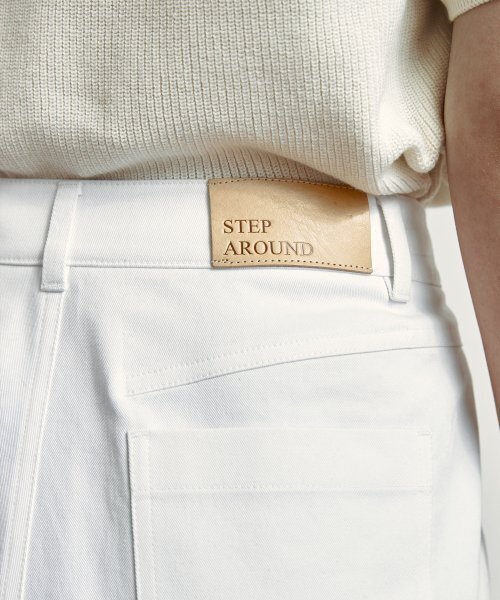 STEP AROUND（ステップアラウンド）の「Front line detail straight cotton pant [WHITE]（その他パンツ・レディース・その他・MEDIUM/SMALL）」の4枚目の写真