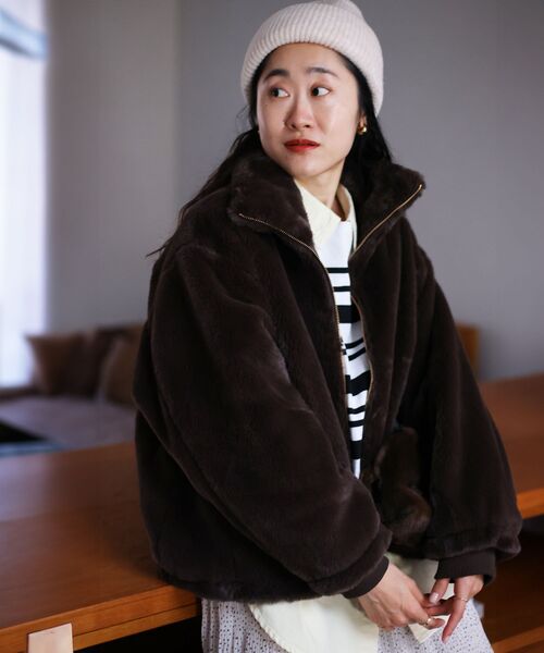 le.coeur blanc(ルクールブラン)の「フェイクファーブルゾン(ブルゾン・レディース・ブラウン/グレー/グレイッシュベージュ・38)」の6枚目の写真