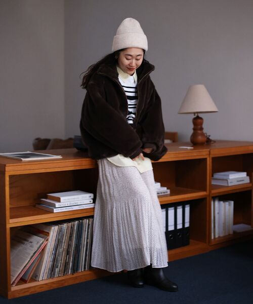 le.coeur blanc(ルクールブラン)の「フェイクファーブルゾン(ブルゾン・レディース・ブラウン/グレー/グレイッシュベージュ・38)」の9枚目の写真