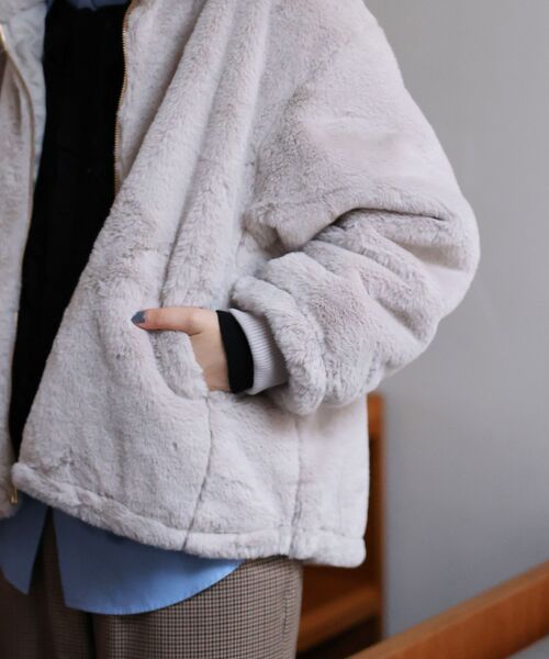 le.coeur blanc(ルクールブラン)の「フェイクファーブルゾン(ブルゾン・レディース・ブラウン/グレー/グレイッシュベージュ・38)」の16枚目の写真