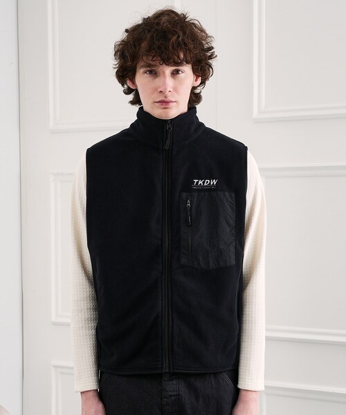 TAKEO KIKUCHI（タケオキクチ）の「TKDWフリースベスト（ベスト・メンズ・ブラック・02/03）」の3枚目の写真