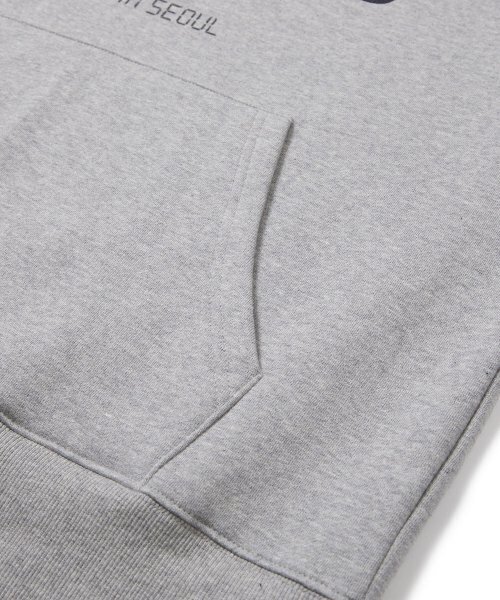 BORN CHAMPS（ボーンチャンプス）の「BC フューチャーロゴ フードパーカー B22FT01GY（パーカー・レディース・その他・LARGE/MEDIUM/SMALL）」の6枚目の写真